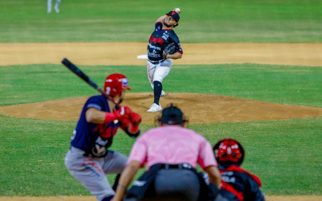 Abridores Francisco Ríos y Mitch Lively son convocados al beisbol del caribe.