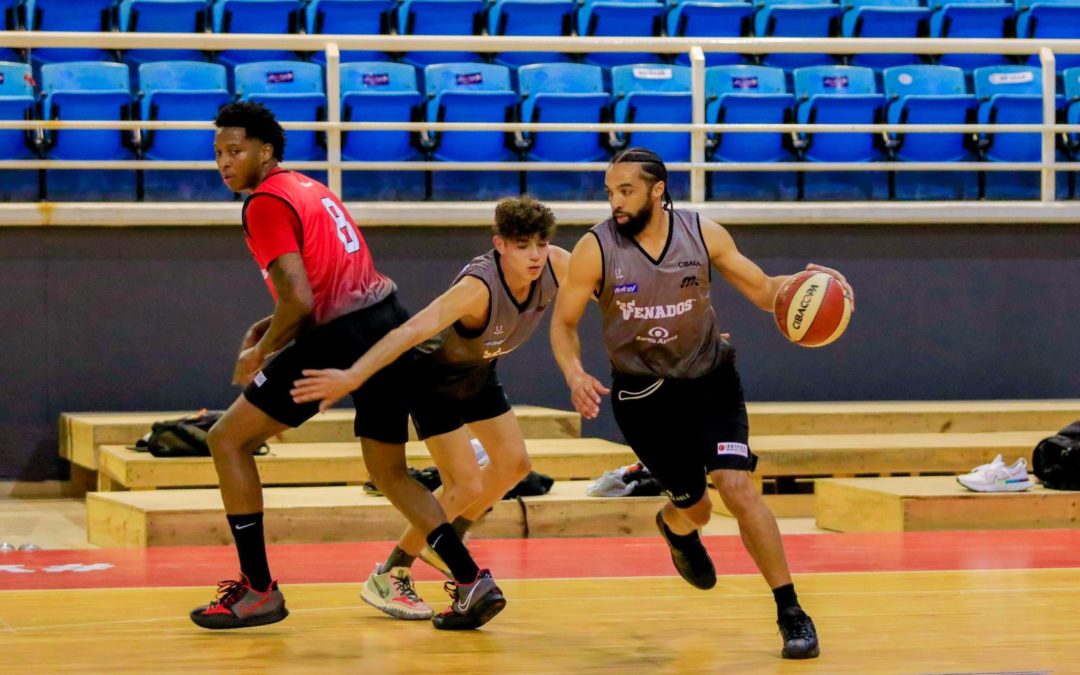 Venados Basketball sostiene doble trabajo en cancha
