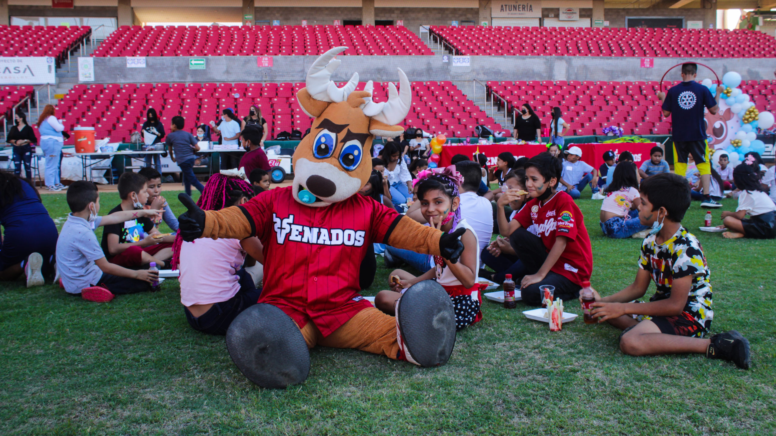 El Estadio Teodoro Mariscal es invadido por la alegría de los niños en su día